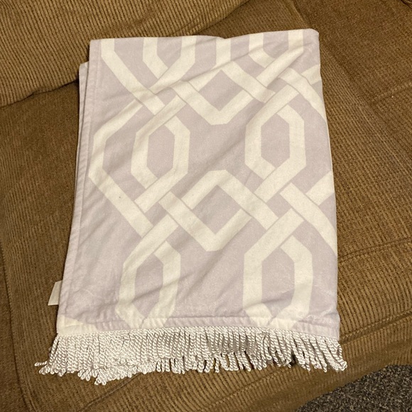 Little Giraffe Bliss Windowpane Blanket Gray 29” x 39”  Baby Throw Blanket - Picture 2 of 3